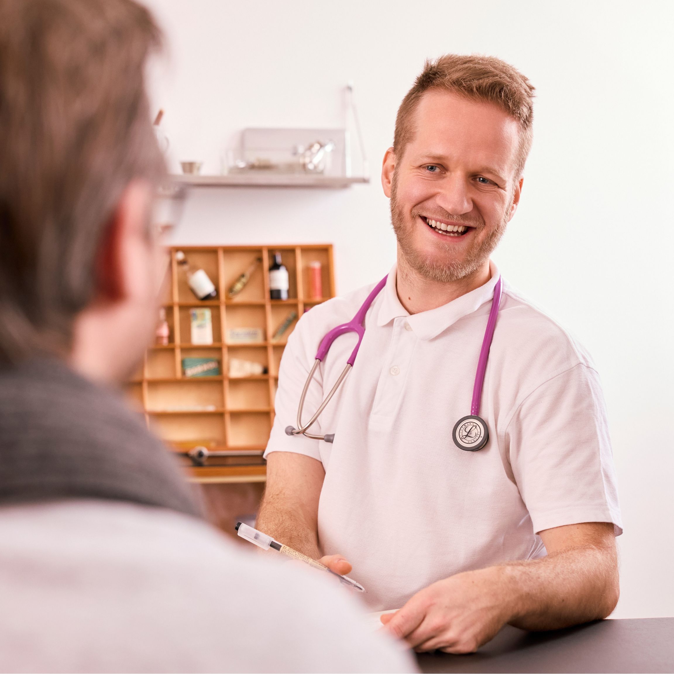 Dr. Derganc im Patientengespräch
